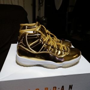 Air Jordan Retro 11 Pinnacle Shoes. Never Worn